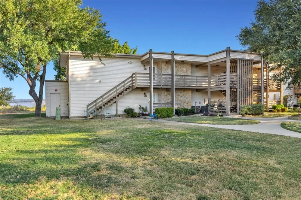 114 Harbor Drive #219 Runaway Bay, TX 76426