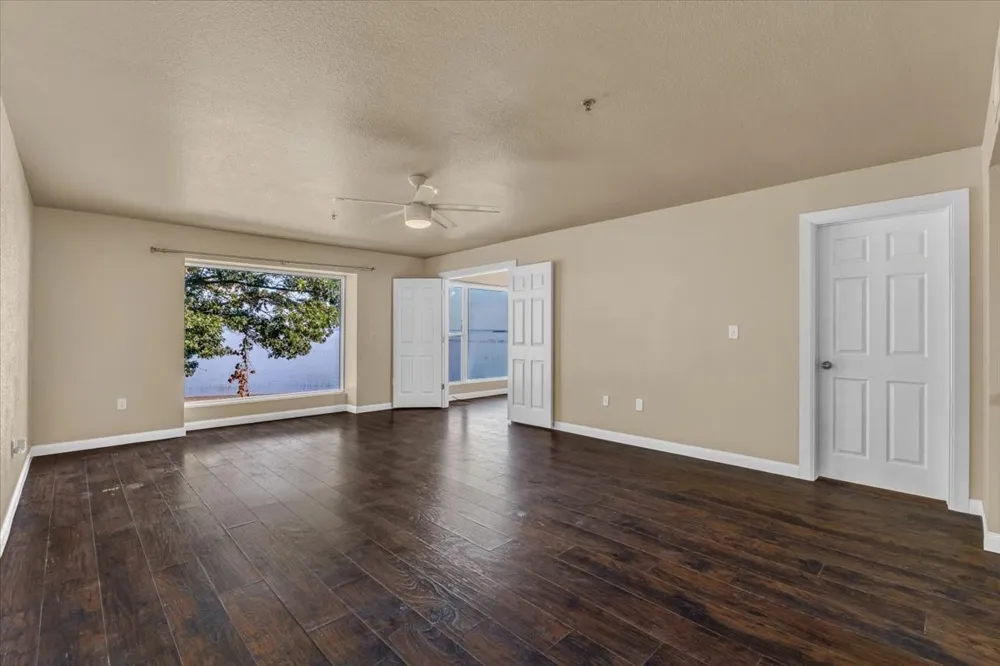114 Harbor Drive #219 Runaway Bay, TX 76426