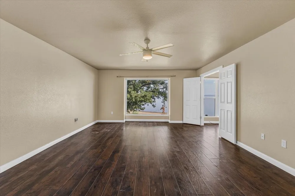 114 Harbor Drive #219 Runaway Bay, TX 76426