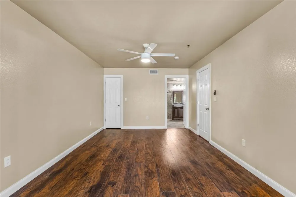 114 Harbor Drive #219 Runaway Bay, TX 76426