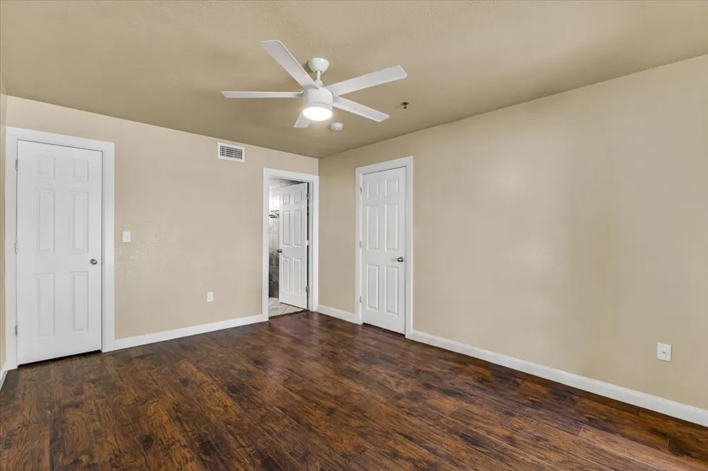114 Harbor Drive #219 Runaway Bay, TX 76426