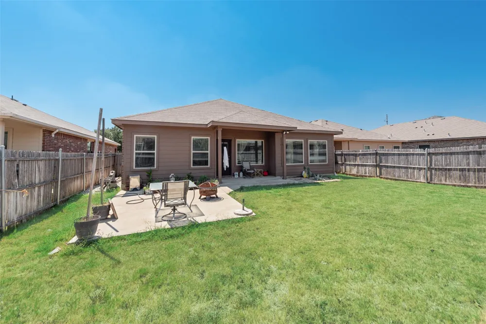 1045 Doe Meadow Drive Fort Worth, TX 76028