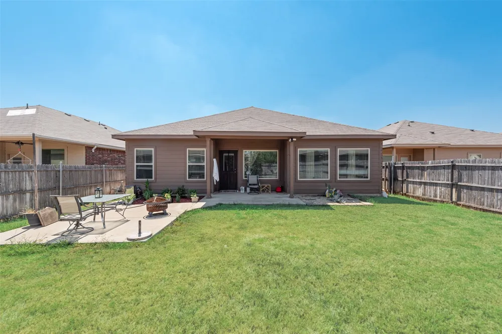 1045 Doe Meadow Drive Fort Worth, TX 76028