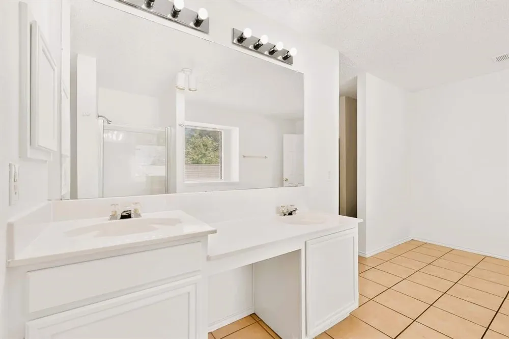 9073 Stillwater Trail Fort Worth, TX 76118