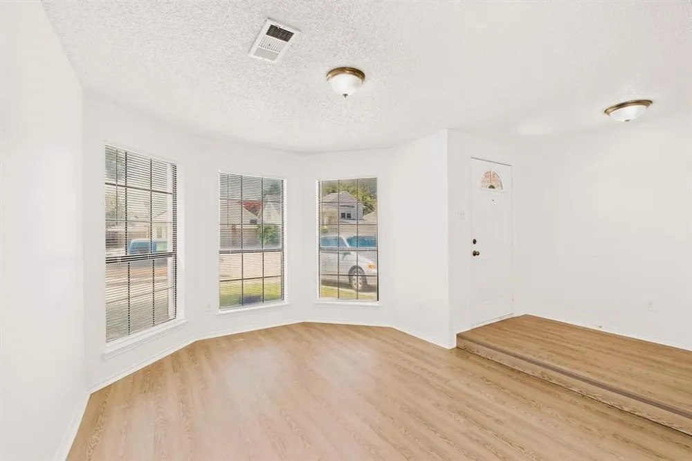9073 Stillwater Trail Fort Worth, TX 76118