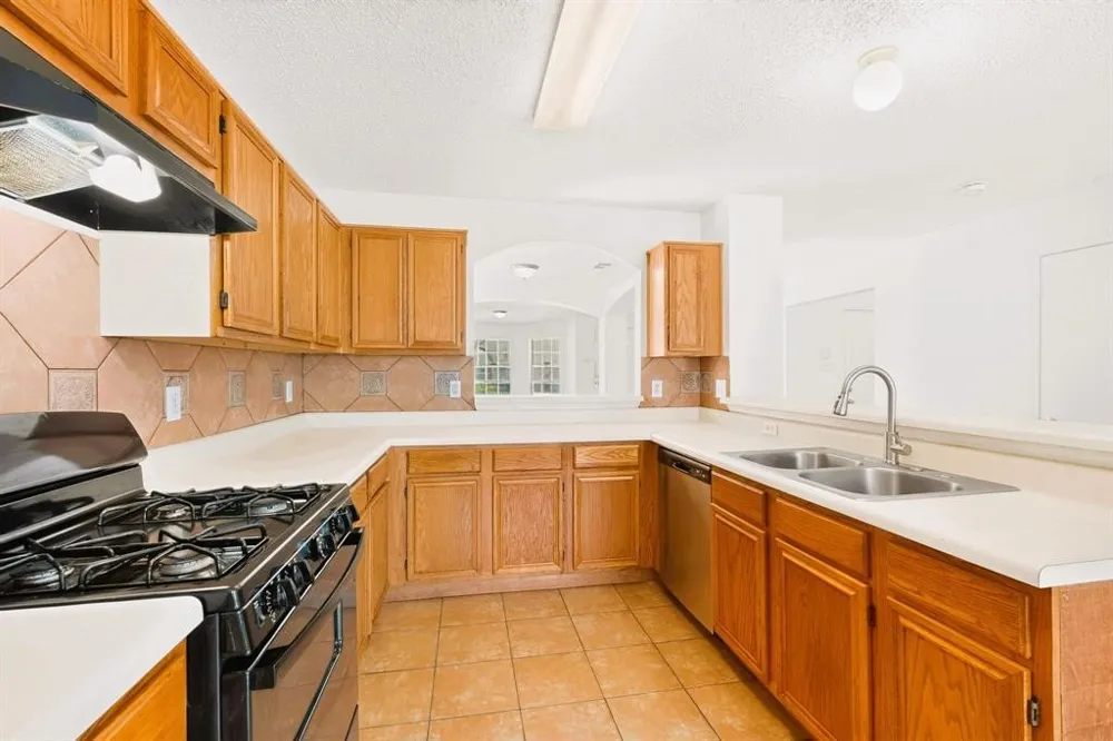 9073 Stillwater Trail Fort Worth, TX 76118