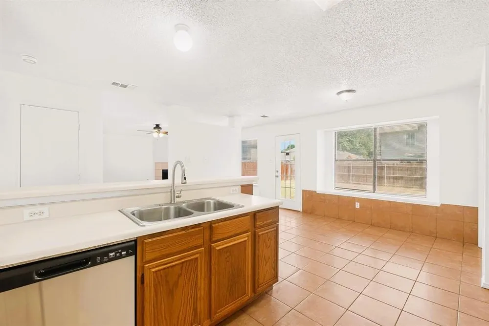 9073 Stillwater Trail Fort Worth, TX 76118
