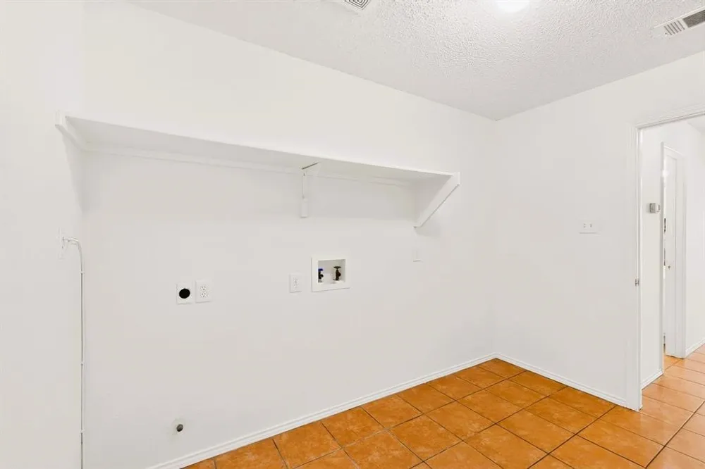 9073 Stillwater Trail Fort Worth, TX 76118