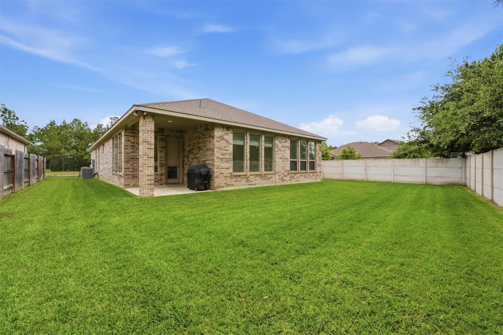 6071 Windward Falls Way Porter, TX 77365