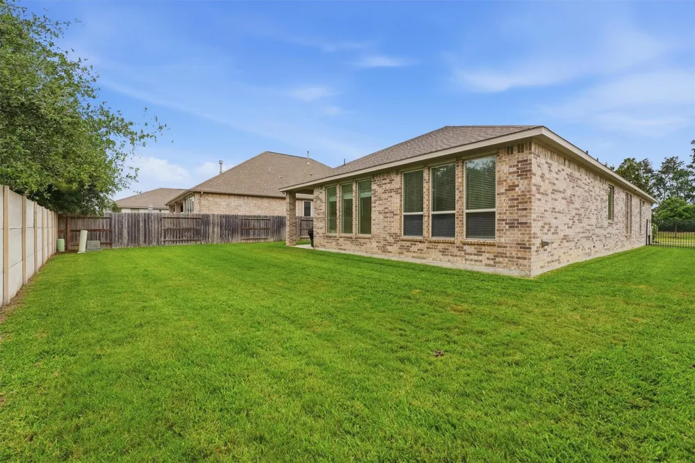 6071 Windward Falls Way Porter, TX 77365
