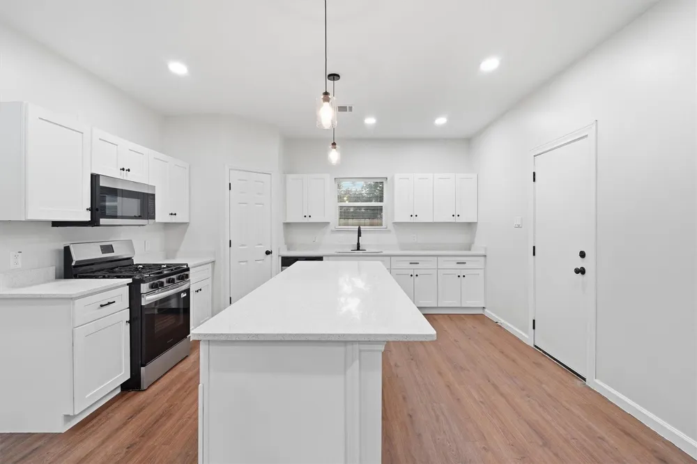 6109 Woodrow Street Texas City, TX 77591
