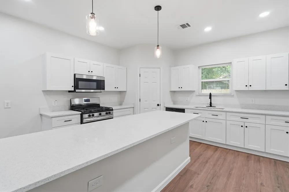 6109 Woodrow Street Texas City, TX 77591