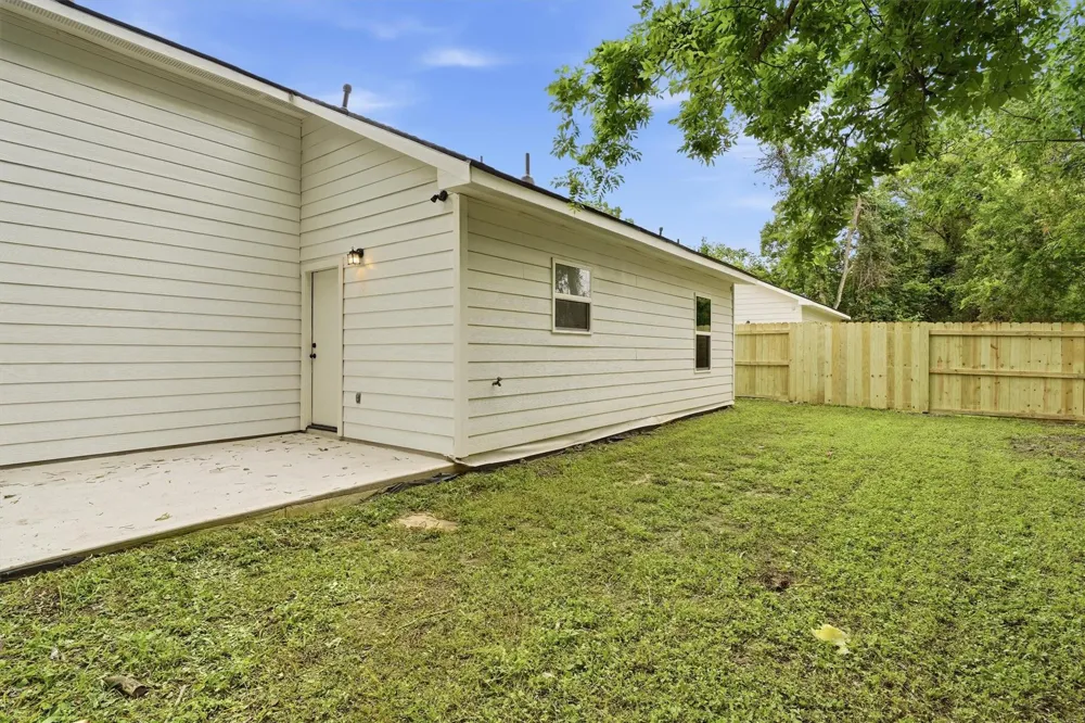 6109 Woodrow Street Texas City, TX 77591