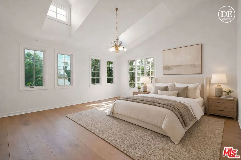 5545 Aura Avenue Tarzana, CA 91356