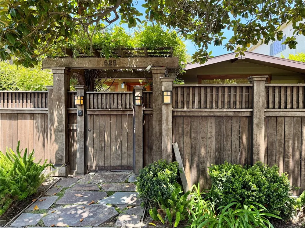 625 California Avenue Santa Monica, CA 90403