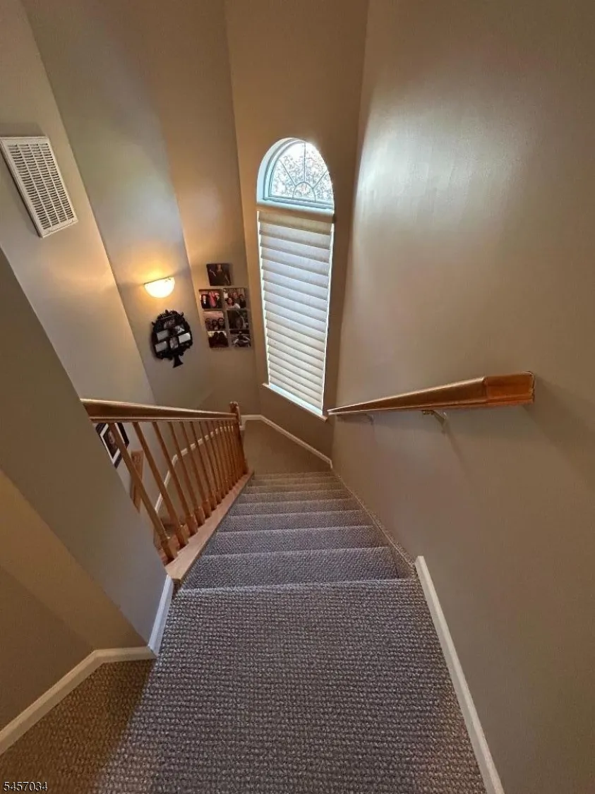 85 Arrowgate Dr Randolph, NJ 07869