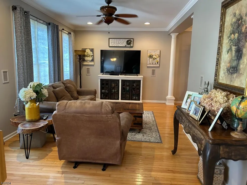 85 Arrowgate Dr Randolph, NJ 07869