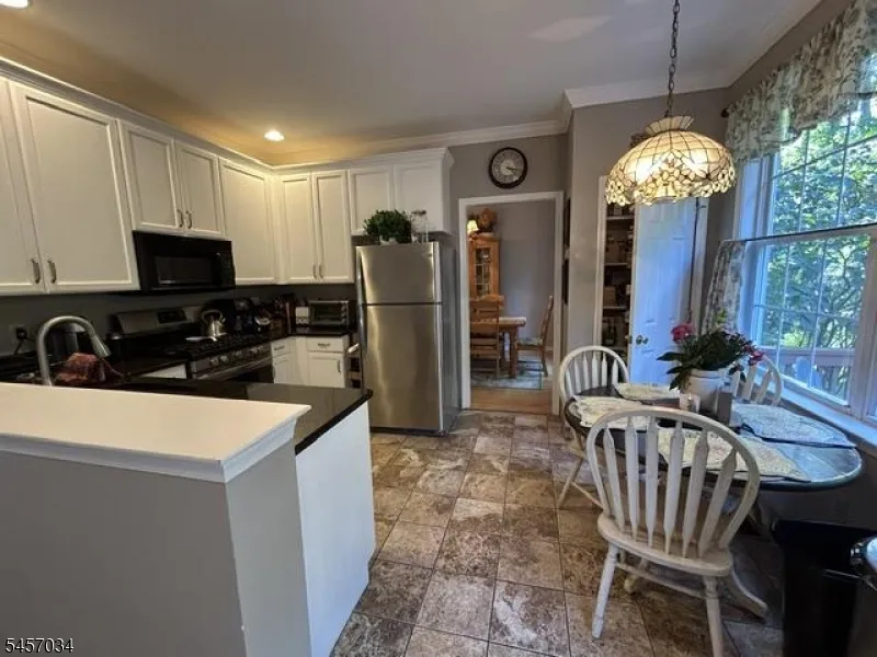 85 Arrowgate Dr Randolph, NJ 07869