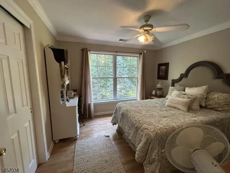 85 Arrowgate Dr Randolph, NJ 07869