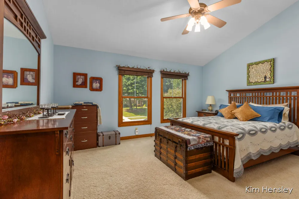 2603 Golfbury Drive SW Wyoming, MI 49519