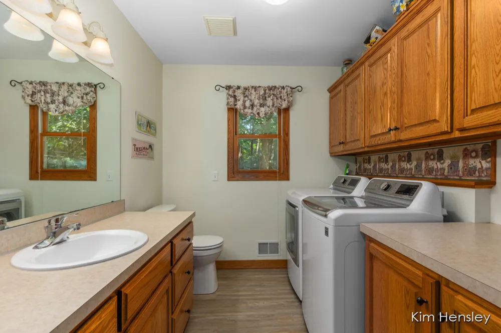 2603 Golfbury Drive SW Wyoming, MI 49519