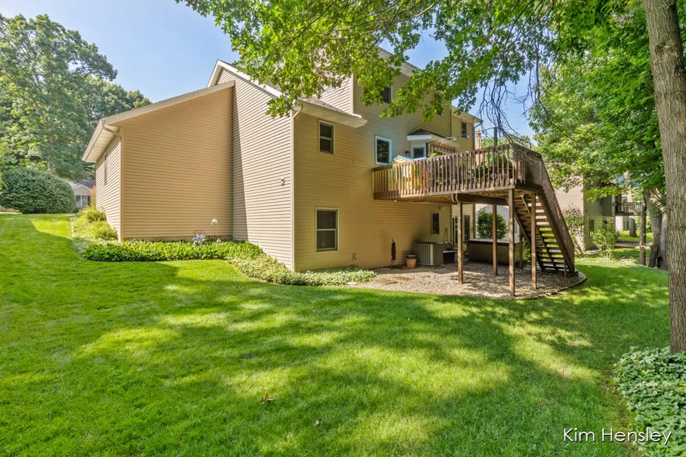 2603 Golfbury Drive SW Wyoming, MI 49519