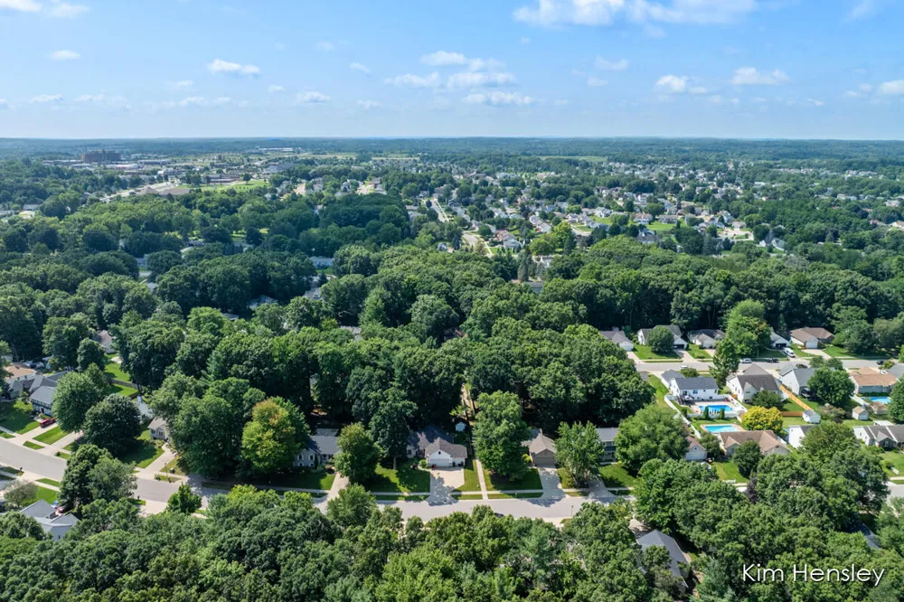 2603 Golfbury Drive SW Wyoming, MI 49519