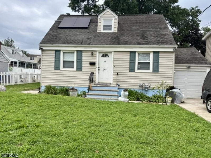 244 Palsa Ave Elmwood Park, NJ 07407