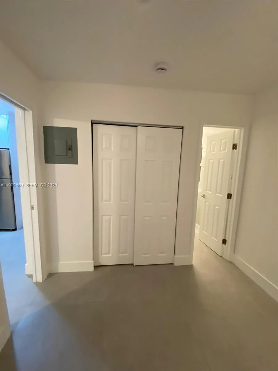 615 NE 3rd St #2 Hallandale Beach, FL 33009