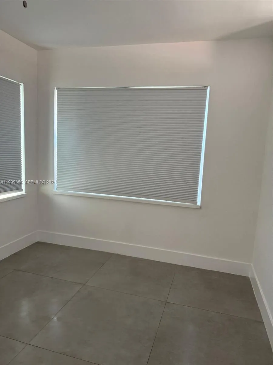 615 NE 3rd St #2 Hallandale Beach, FL 33009
