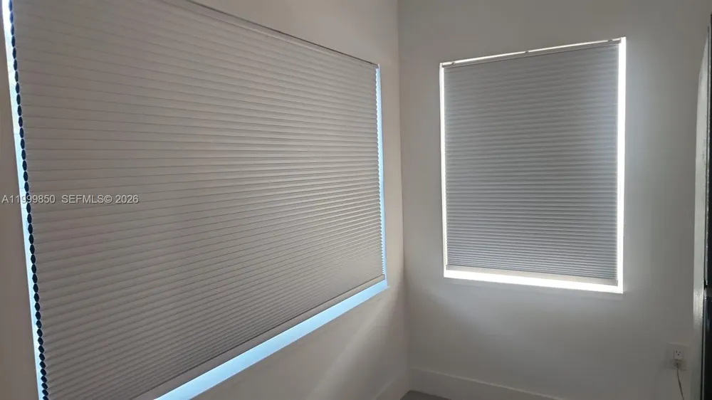 615 NE 3rd St #2 Hallandale Beach, FL 33009