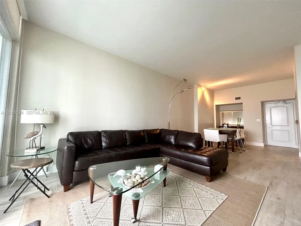 100 Bayview Dr #PH08 Sunny Isles Beach, FL 33160