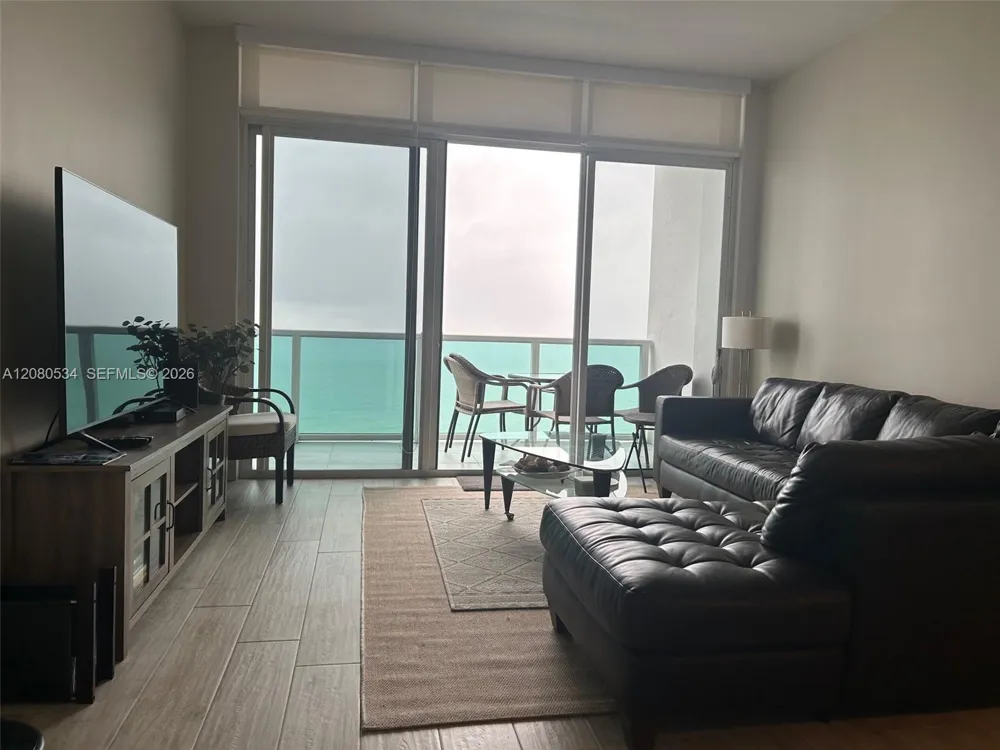 100 Bayview Dr #PH08 Sunny Isles Beach, FL 33160