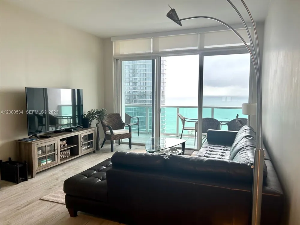 100 Bayview Dr #PH08 Sunny Isles Beach, FL 33160