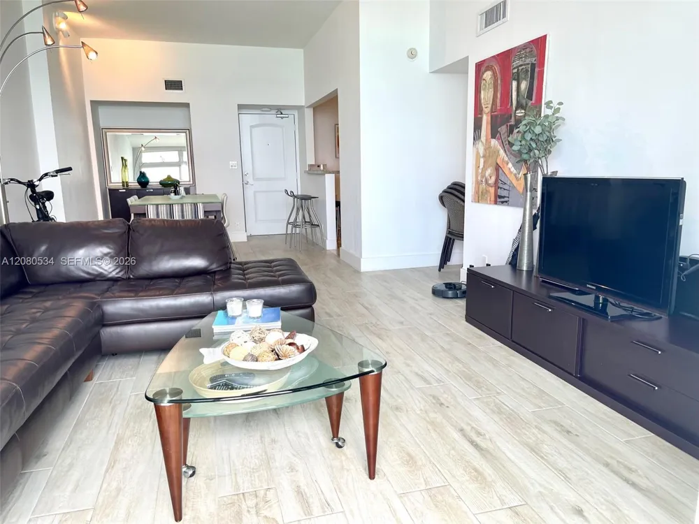 100 Bayview Dr #PH08 Sunny Isles Beach, FL 33160