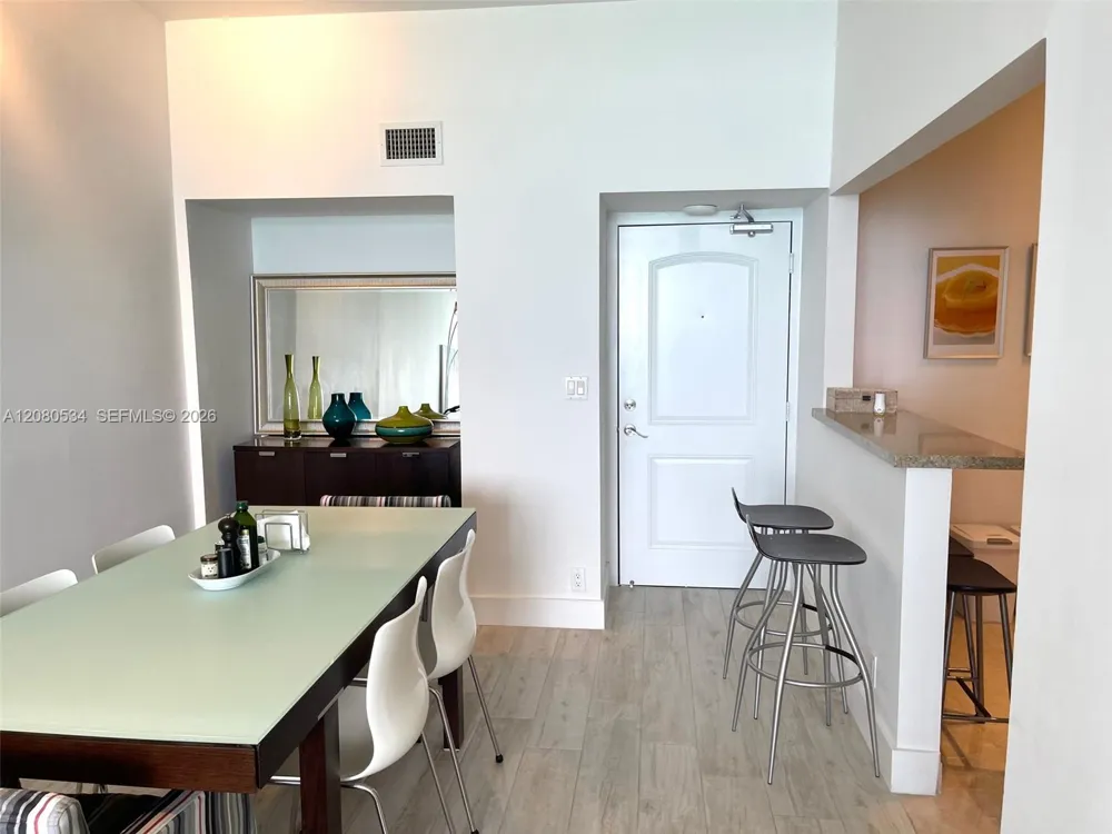100 Bayview Dr #PH08 Sunny Isles Beach, FL 33160