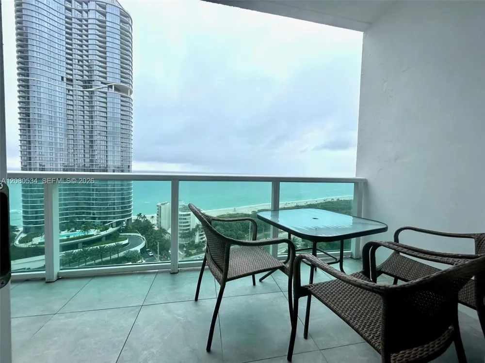 100 Bayview Dr #PH08 Sunny Isles Beach, FL 33160