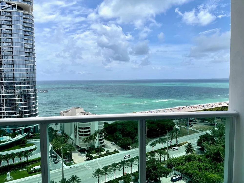 100 Bayview Dr #PH08 Sunny Isles Beach, FL 33160