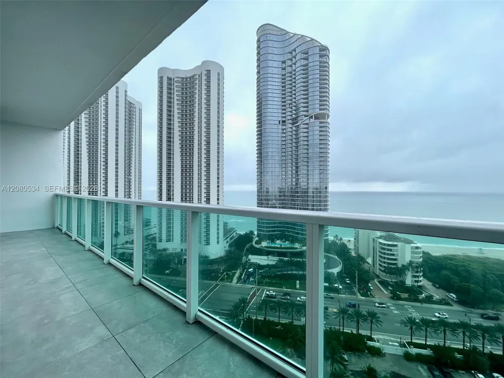 100 Bayview Dr #PH08 Sunny Isles Beach, FL 33160