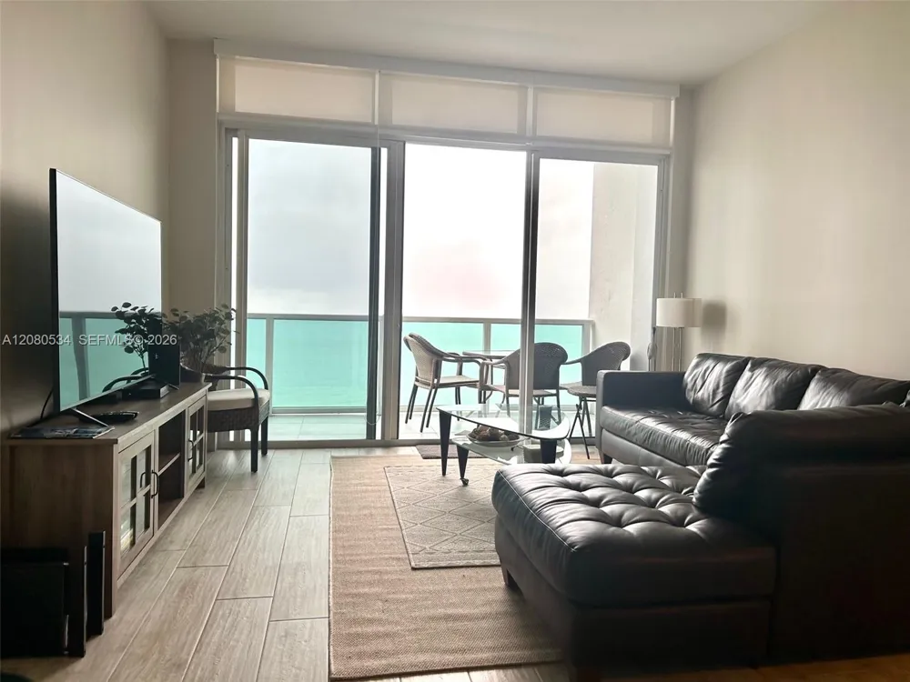 100 Bayview Dr #PH08 Sunny Isles Beach, FL 33160