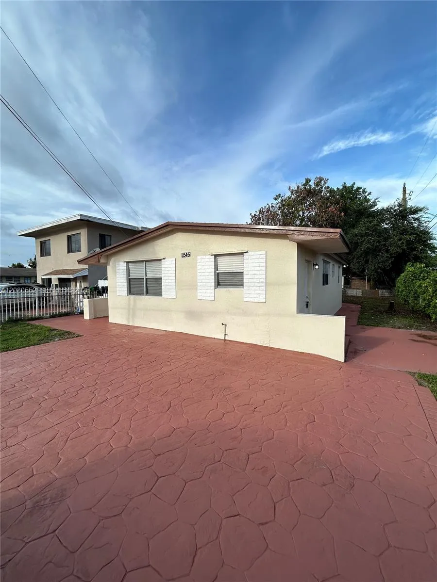 11545 NW 17th Ave Miami, FL 33167
