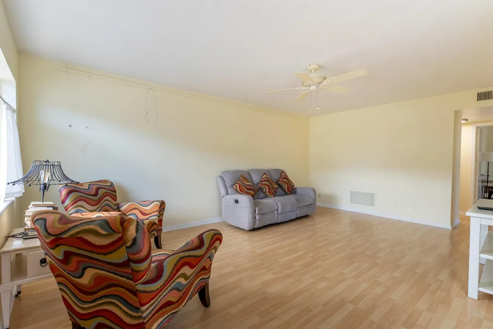 2840 Lake Osborne Drive #111 Lake Worth, FL 33461