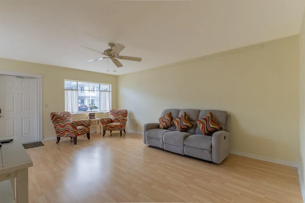 2840 Lake Osborne Drive #111 Lake Worth, FL 33461