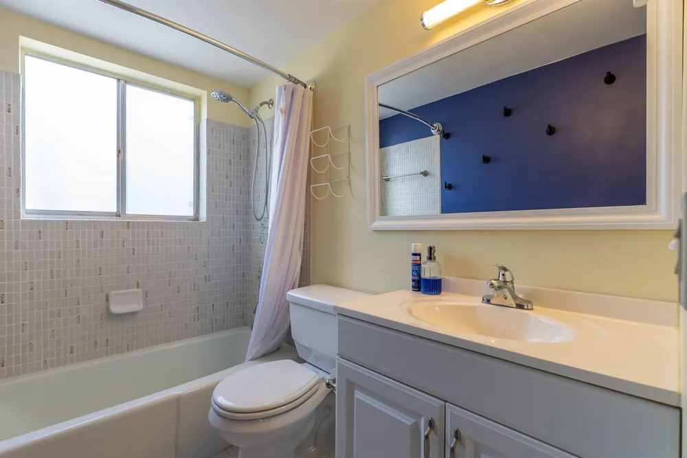 2840 Lake Osborne Drive #111 Lake Worth, FL 33461