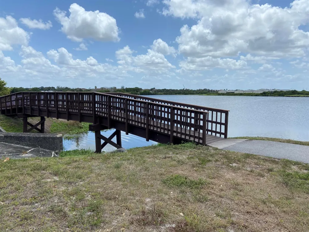 2840 Lake Osborne Drive #111 Lake Worth, FL 33461