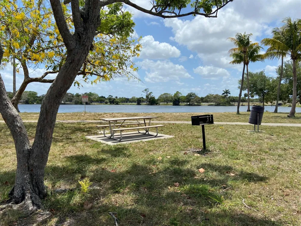 2840 Lake Osborne Drive #111 Lake Worth, FL 33461