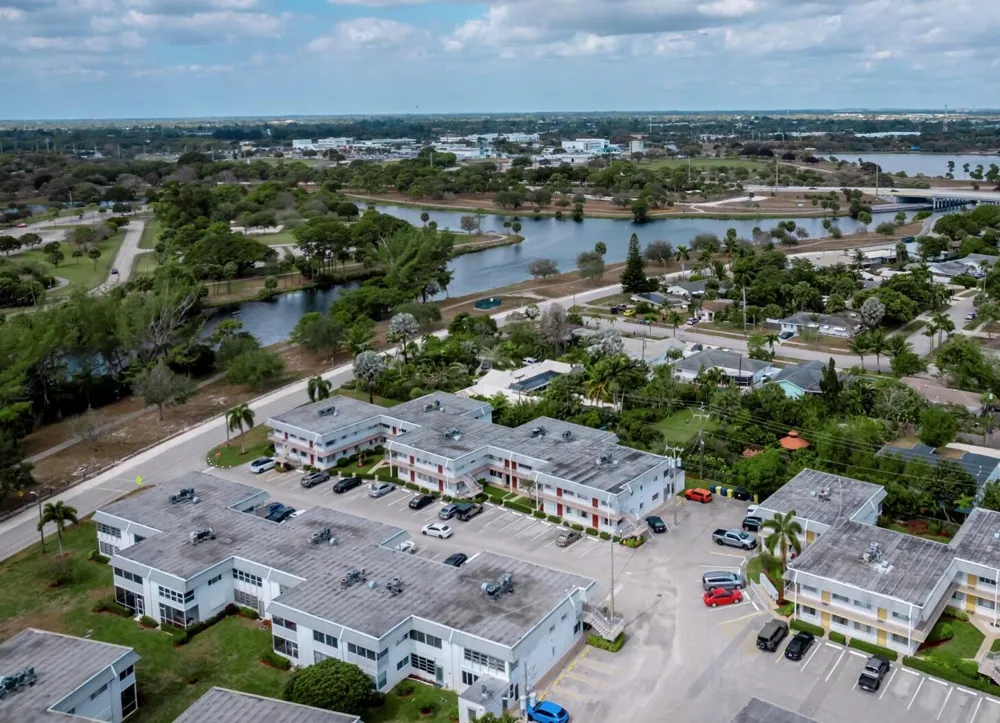 2840 Lake Osborne Drive #111 Lake Worth, FL 33461