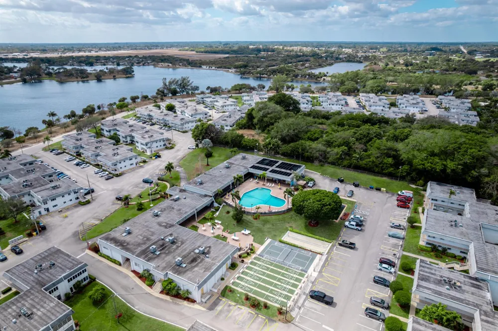 2840 Lake Osborne Drive #111 Lake Worth, FL 33461