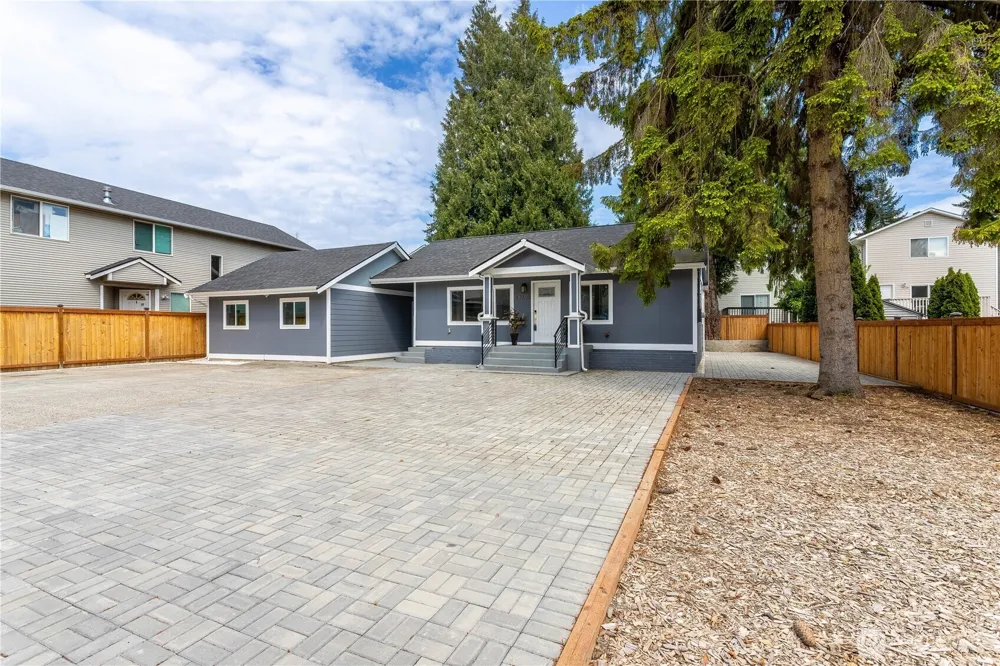 12260 3rd Avenue SW Burien, WA 98146