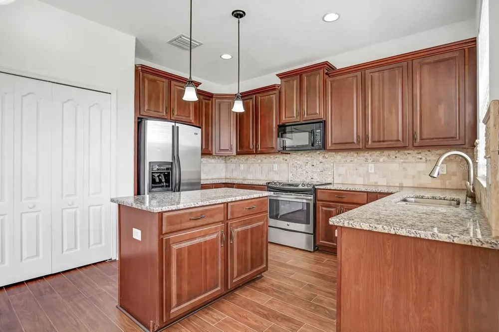 11447 DUTCH IRIS DRIVE Riverview, FL 33578